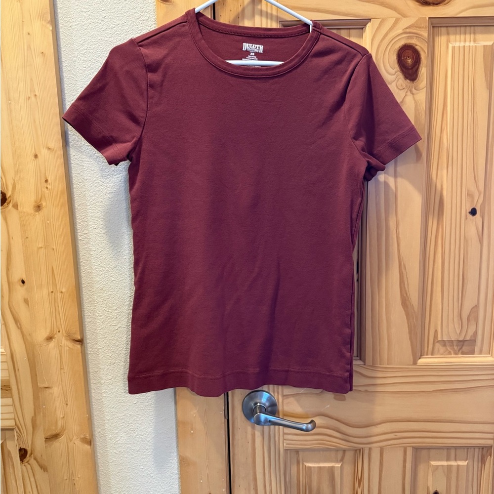 Duluth Trading Maroon Short Sleeve Tee